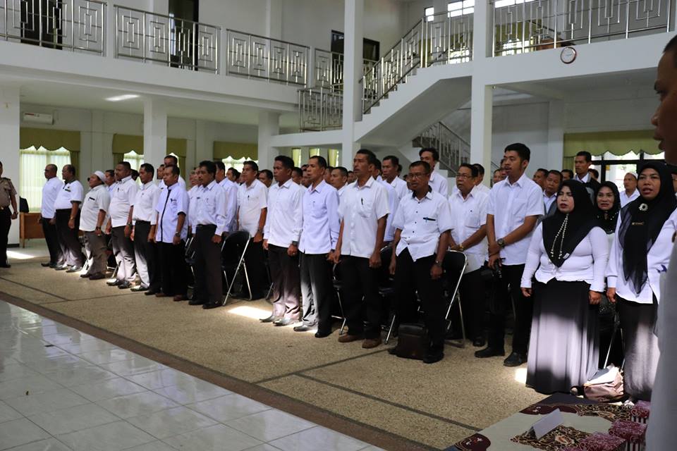 Bupati Hulu Sungai Selatan H. Ardiansyah, S.Hut membuka kegiatan Pelatihan Peningkatan Kapasitas Aparatur Pemerintah Desa