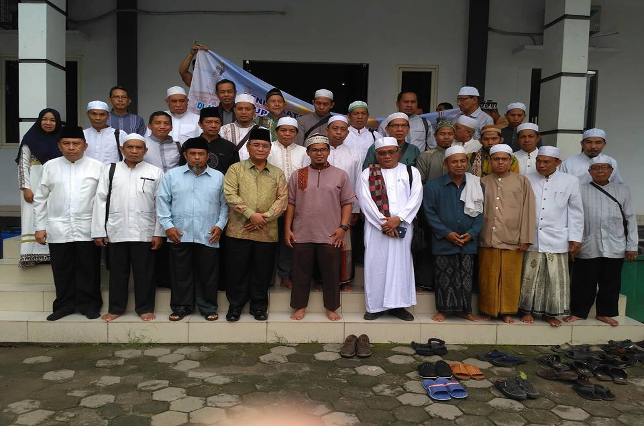 Bupati HSS beserta rombongan, mengunjungi Kuttab Al Fatih Depok