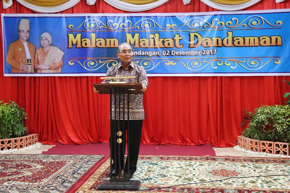 Bupati HSS Drs. H. Achmad Fikry M.AP menghadiri acara Malam Maikat Dandaman di Pendopo Bupati