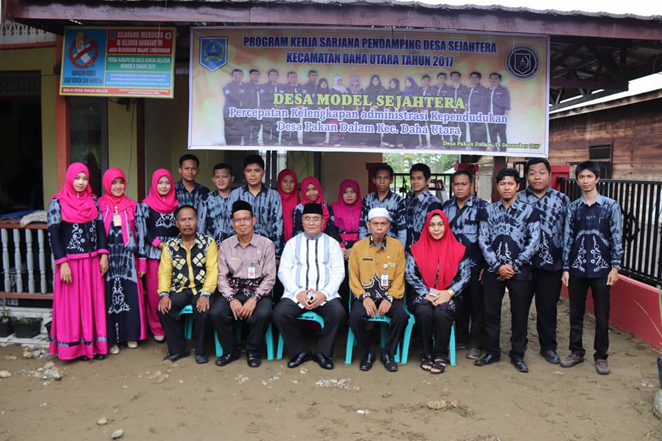 Drs.H.Achmad Fikry,M.AP meninjau Desa Model Sejahtera