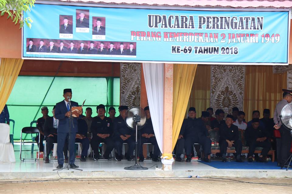 Drs.H.Achmad Fikry, M.AP menjadi inspektur Upacara dalam peringatan Perang Kemerdekaan 2 Januari 1949 ke 69 Tahun 2018