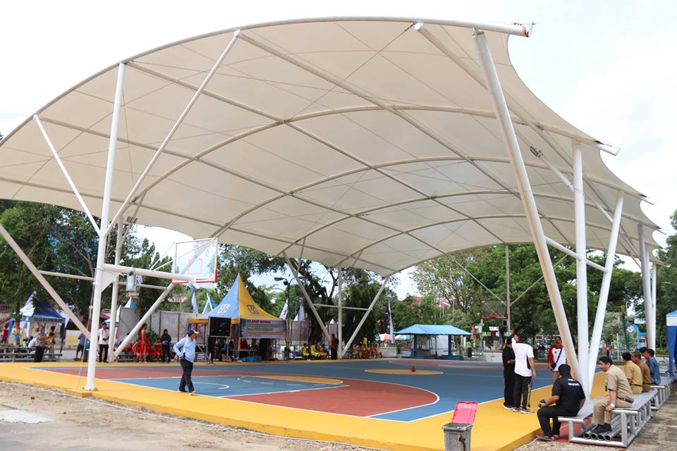 Bupati HSS Drs. H. Achmad Fikry, M.Ap meresmikan sarana olahraga Panjat Tebing dan Lapangan Basket HSS