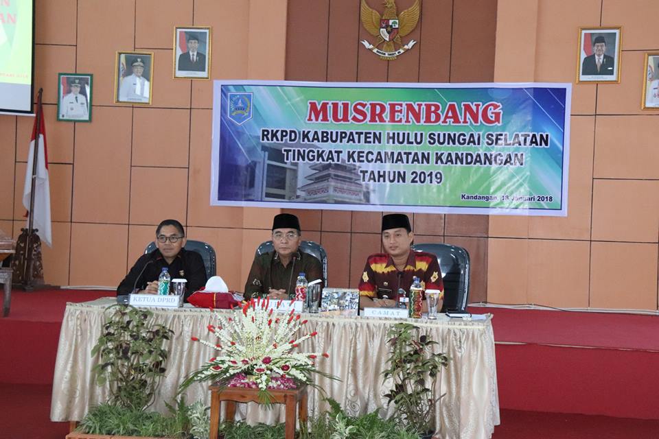 Drs. H. Achmad Fikry, M.AP menghadiri kegiatan Musyawaran Perencanaan Pembangunan (MUSRENBANG) tingkat Kecamatan Kandangan Tahun 2019