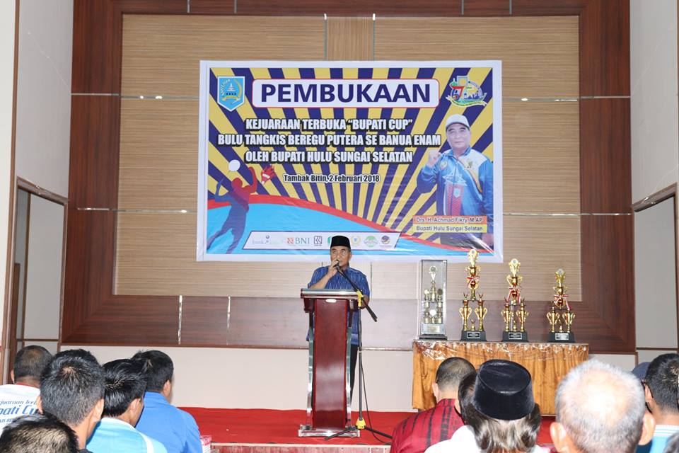 Drs. H. Achmad Fikry membuka secara resmi kejuaraan terbuka “Bupati Cup”