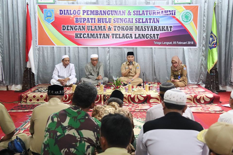Bupati HSS membuka secara resmi Dialog Pembangunan bersama MUI HSS di Aula Sehati Kec. Telaga Langsat