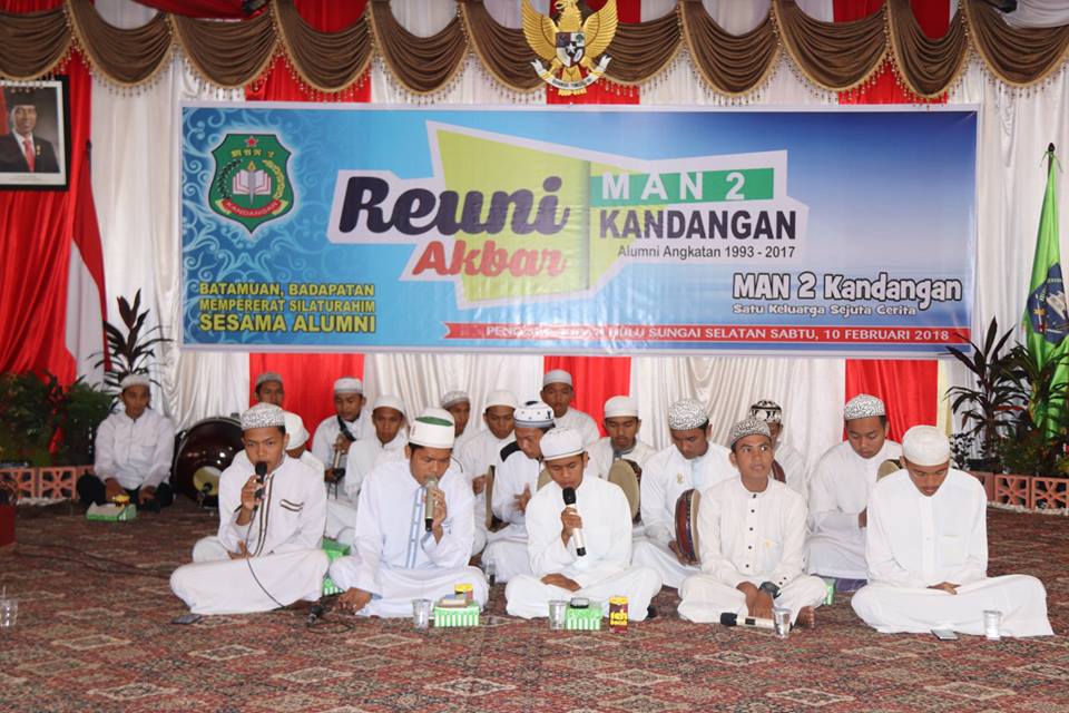 Bupati HSS Drs. H. Achmad Fikry M.AP menghadiri Reuni Akbar Alumni MAN 2 Kandangan Angkatan 1993-2017 di Pendopo Kab. HSS