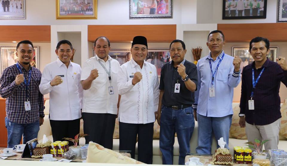 BUPATI HSS H. ACHMAD FIKRY MENERIMA SILATURRAHMI JAJARAN BANK BRI KANDANGAN