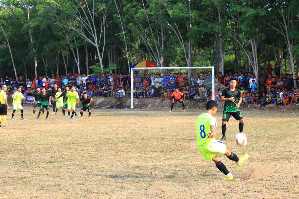 PEMBUKAAN TURNAMEN SEPAK BOLA GALA DESA DI HULU SUNGAI SELATAN TAHUN 2018