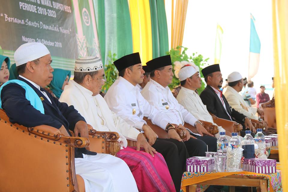 Bupati HSS dan Wakil Bupati HSS Menghadiri Acara Peringatan Hari Santri Nasional Tahun 2018 Sekaligus Syukuran di Halaman Gedung Bulutangkis Daha Selatan