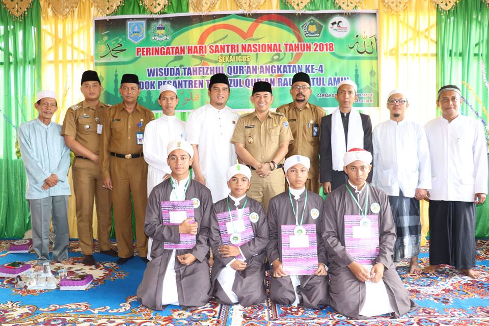Wakil Bupati HSS menghadiri Peringatan Hari Santri Nasional Tahun 2018 sekaligus wisuda Tahfizhul Qur’an angkatan ke – 4 Ponpes Raudhatul Amin
