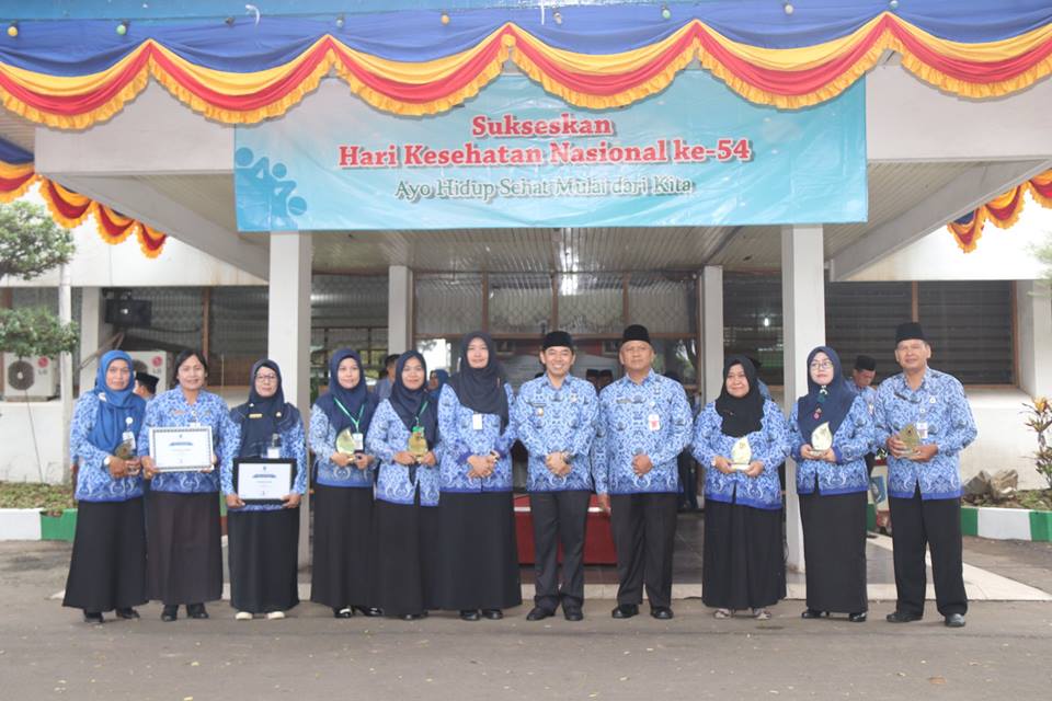 PEMKAB HSS MENGGELAR APEL KESADARAN DI HALAMAN KANTOR BUPATI HSS