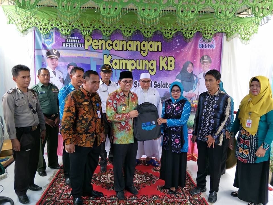 PENCANANGAN KAMPUNG KB, DI DESA PARIGI KEC.DAHA SELATAN