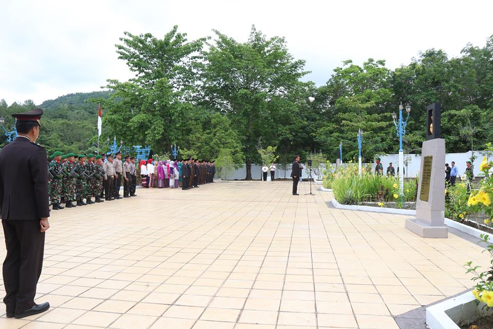 BUPATI HSS MENGIKUTI UPACARA ZIARAH NASIONAL