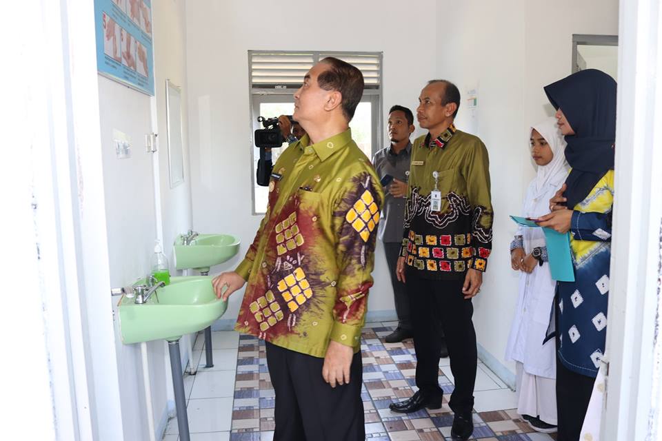BUPATI KUNJUNGI DUA SEKOLAH DALAM RANGKA PERSIAPAN UNTUK LOMBA SEKOLAH SEHAT TINGKAT PROVINSI