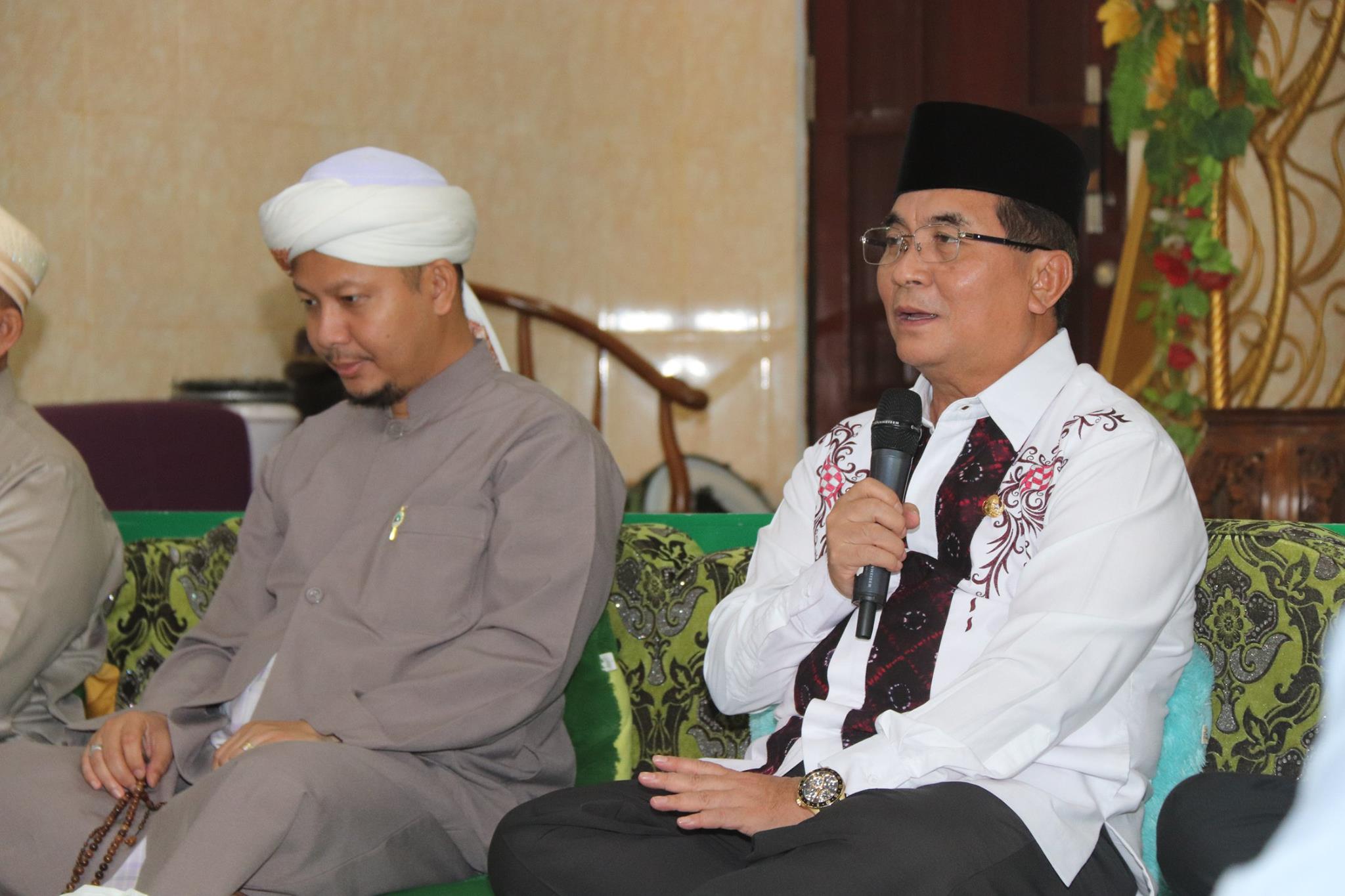PEMKAB HSS HIBAHKAN LAHAN DAN BANGUNAN SD KE YAYASAN PONDOK PESANTREN