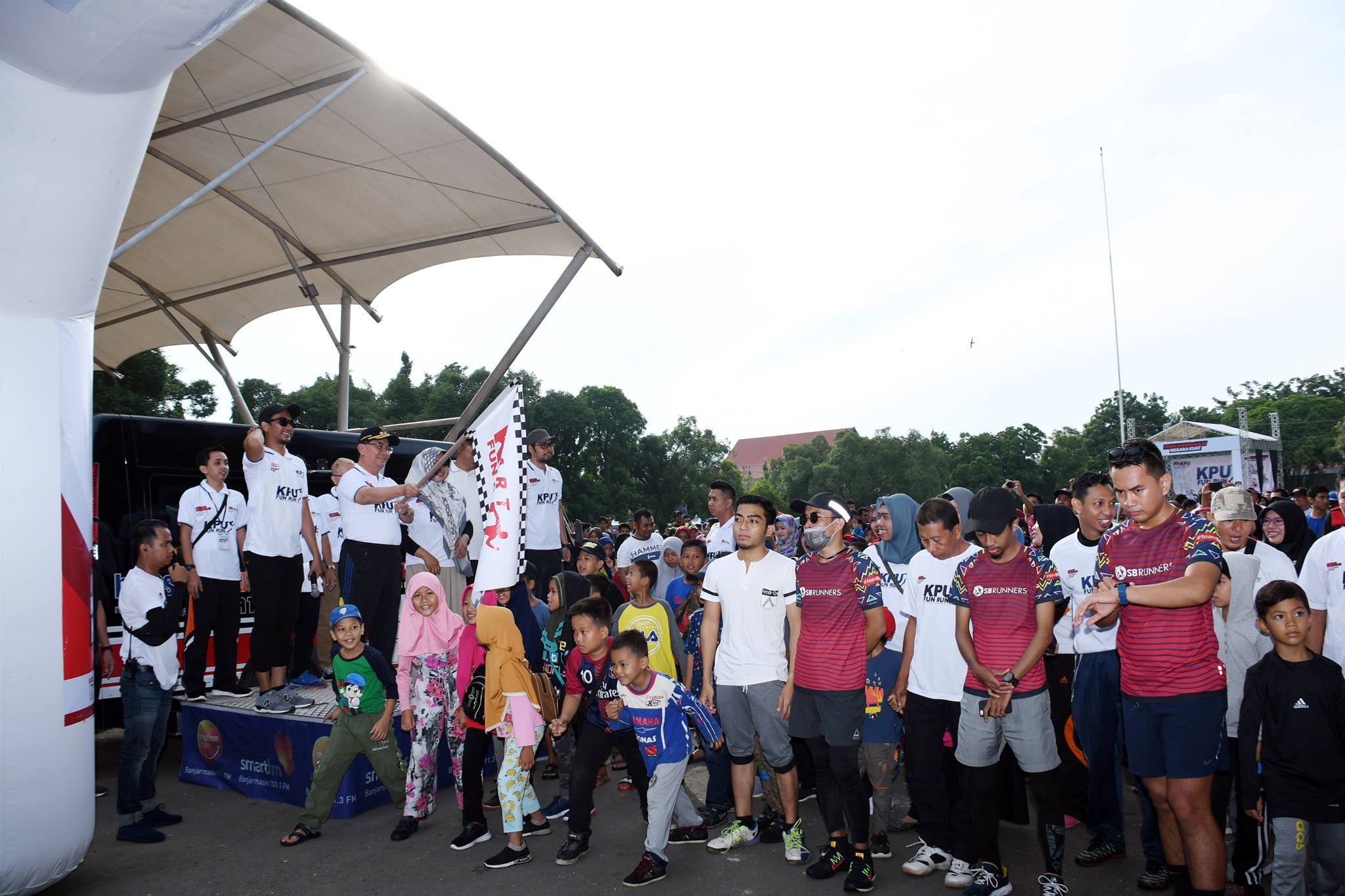 H. ACHMAD FIKRY LEPAS PESERTA KPU FUN RUN