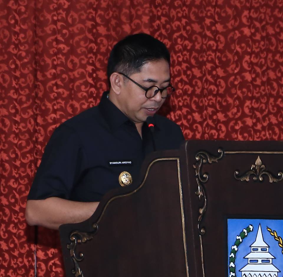 SYAMSURI ARSYAD SAMPAIKAN JAWABAN EKSEKUTIF