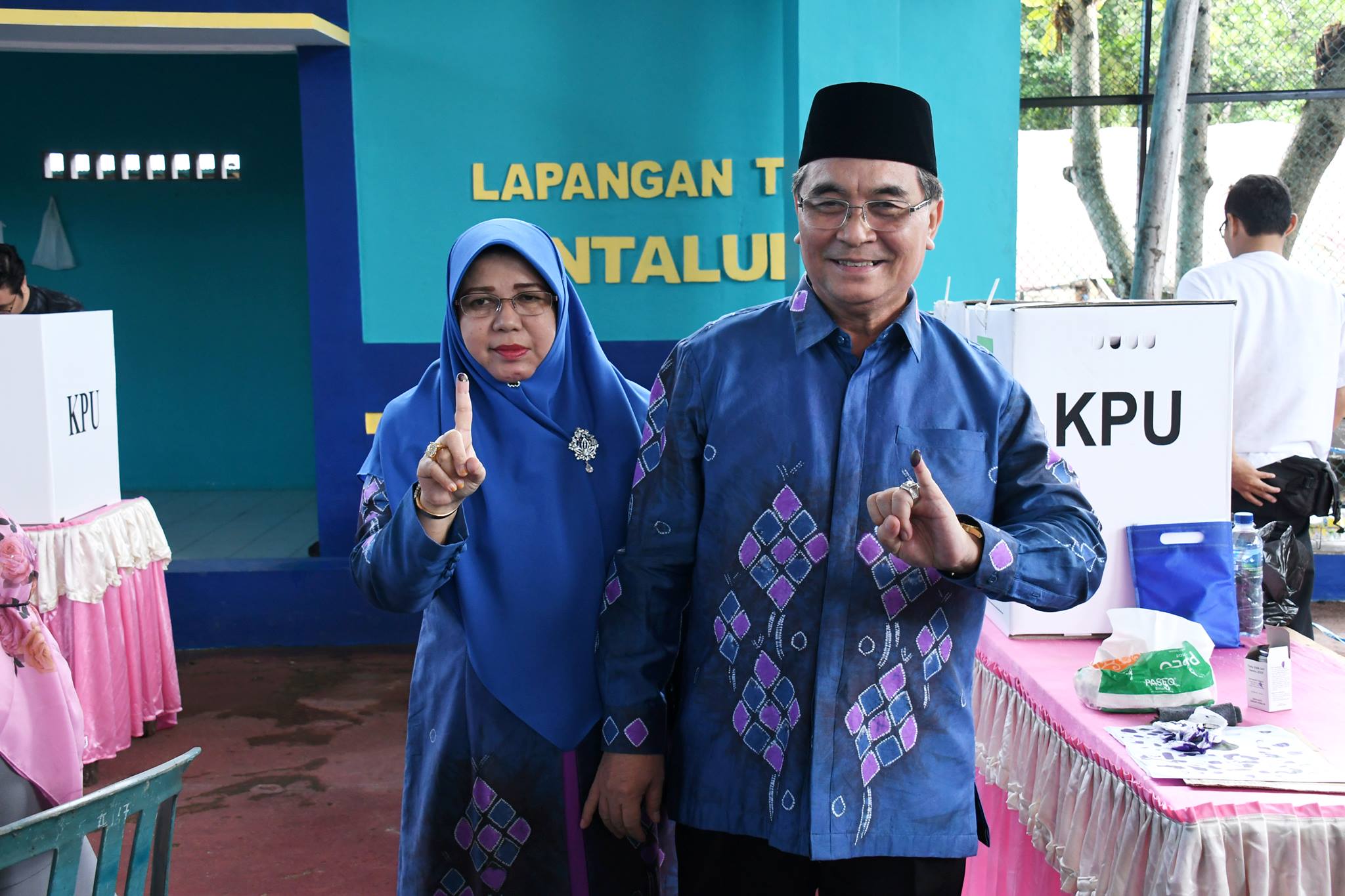 H. ACHMAD FIKRY GUNAKAN HAK SUARA