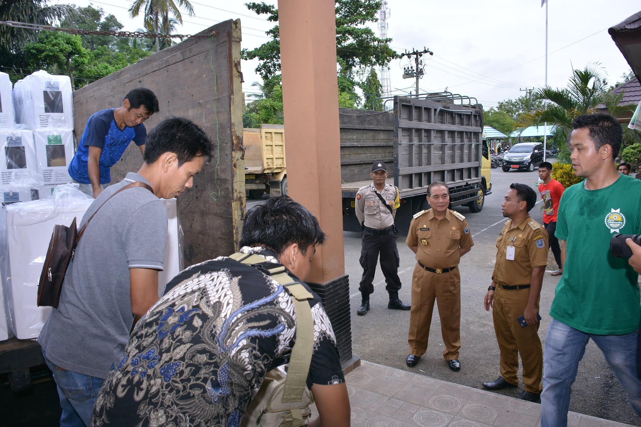 H.ACHMAD FIKRY KEMBALI PANTAU KESIAPAN LOGISTIK PEMILU 2019