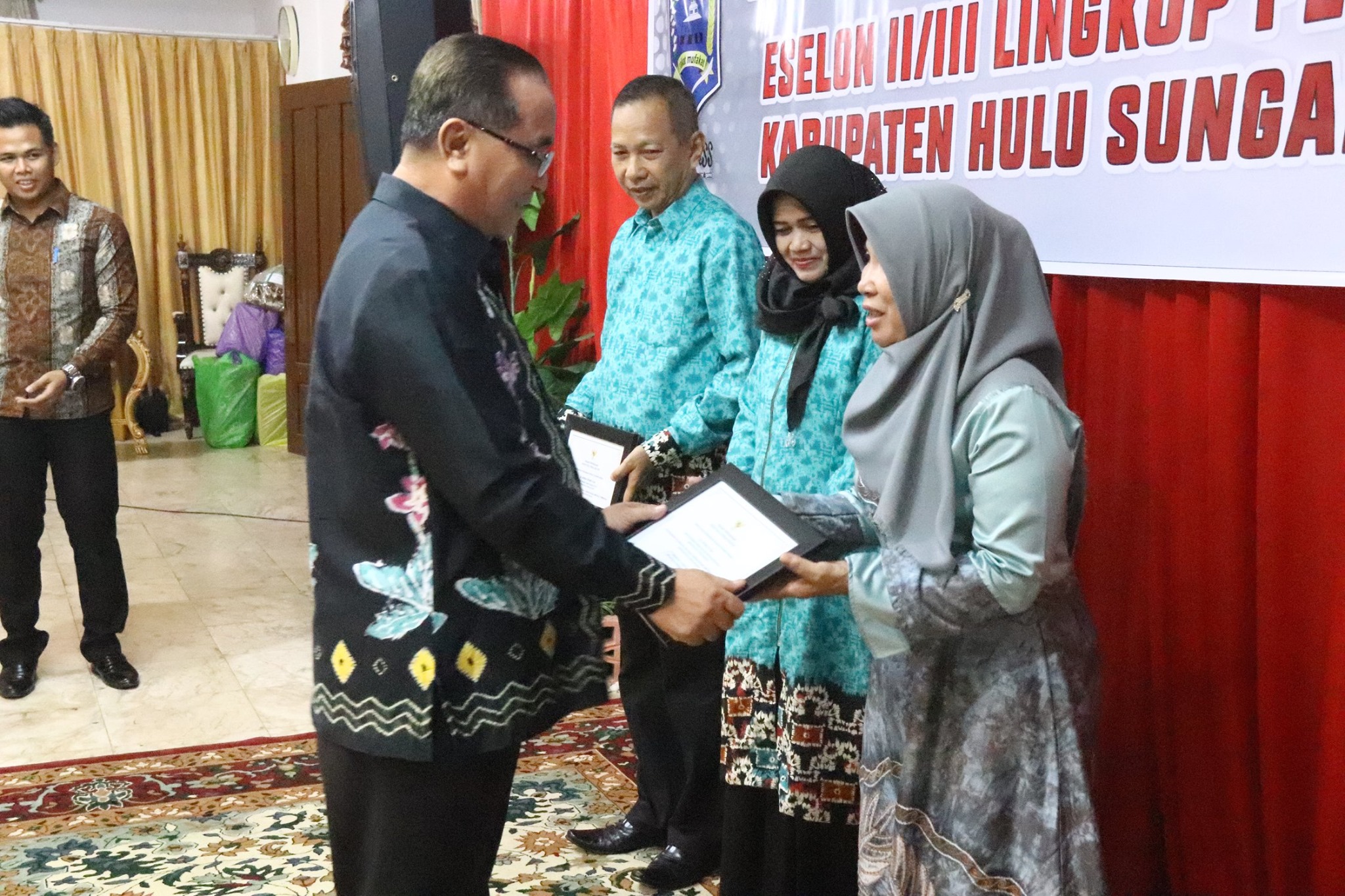 DUA PEJABAT PEMKAB HULU SUNGAI SELATAN TELAH MEMASUKI PURNA TUGAS