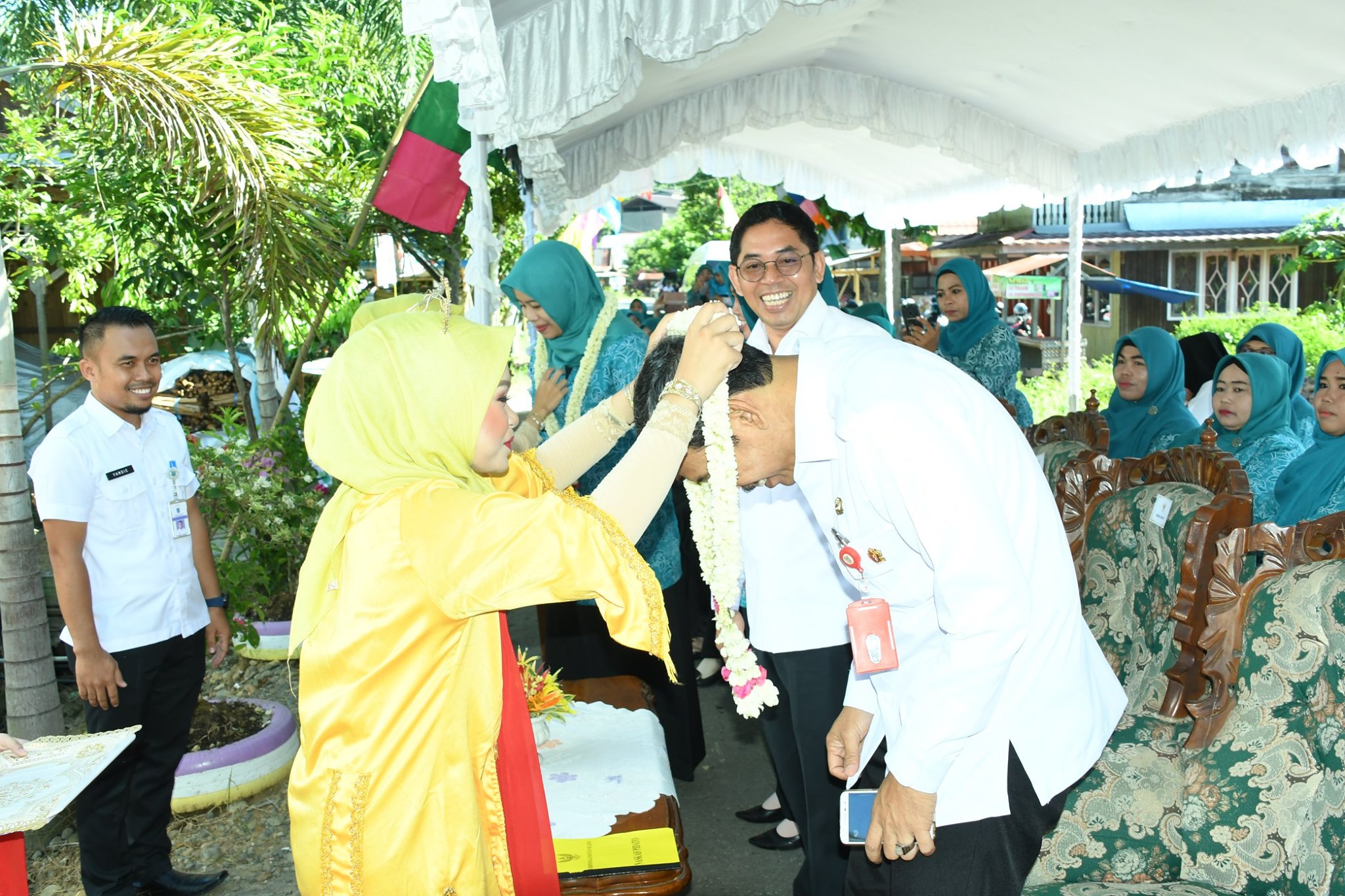 SYAMSURI ARSYAD SAMBUT TIM PENILAI LOMBA EVALUASI PERKEMBANGAN KELURAHAN TINGKAT PROVINSI KALSEL
