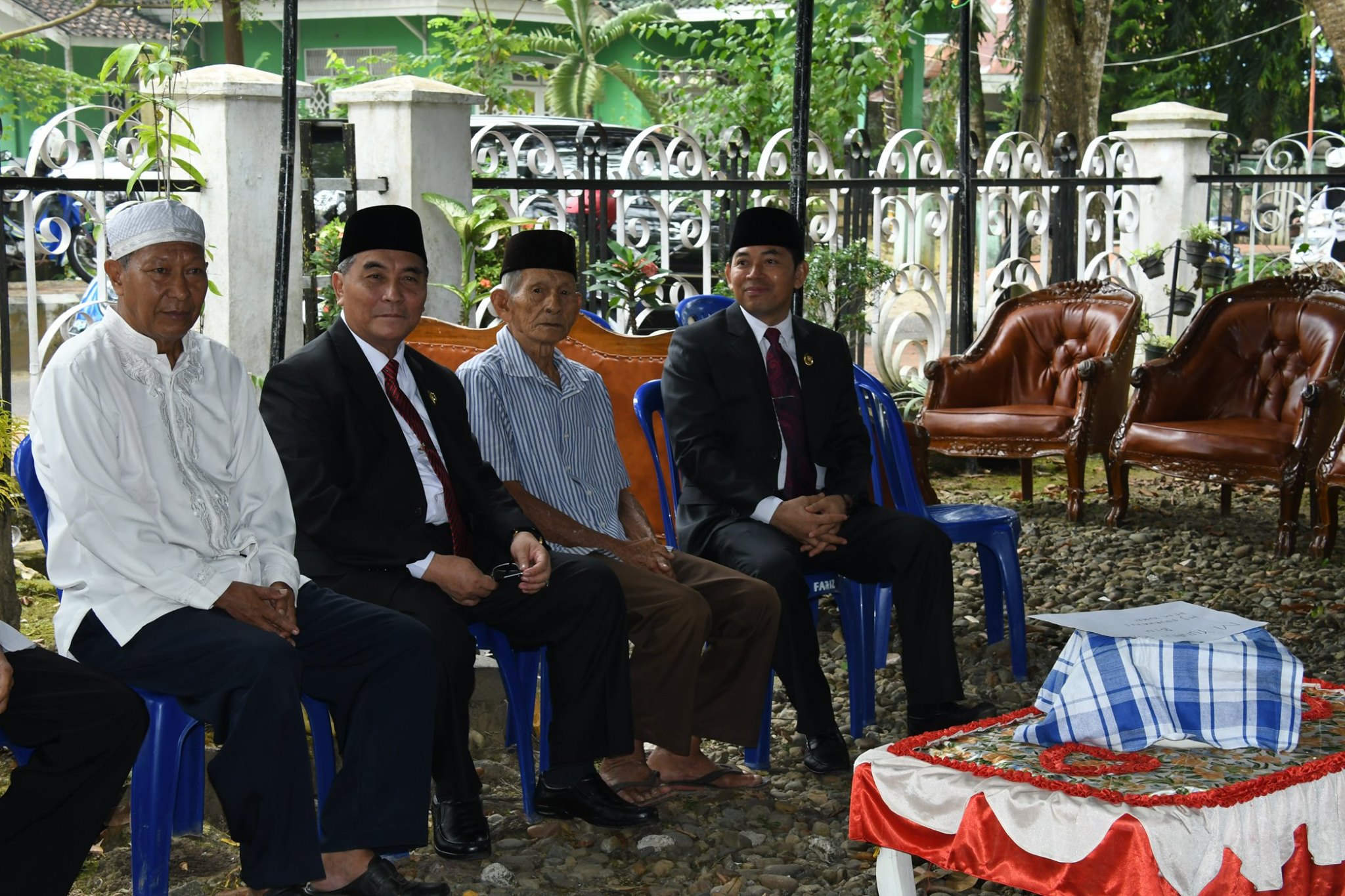 H. ACHMAD FIKRY BERSAMA SYAMSURI ARSYAD BERTAKZIAH  DI PANDAI TENGAH