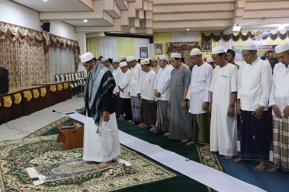 PEMKAB HSS GELAR SHOLAT SUBUH BERJAMAAH