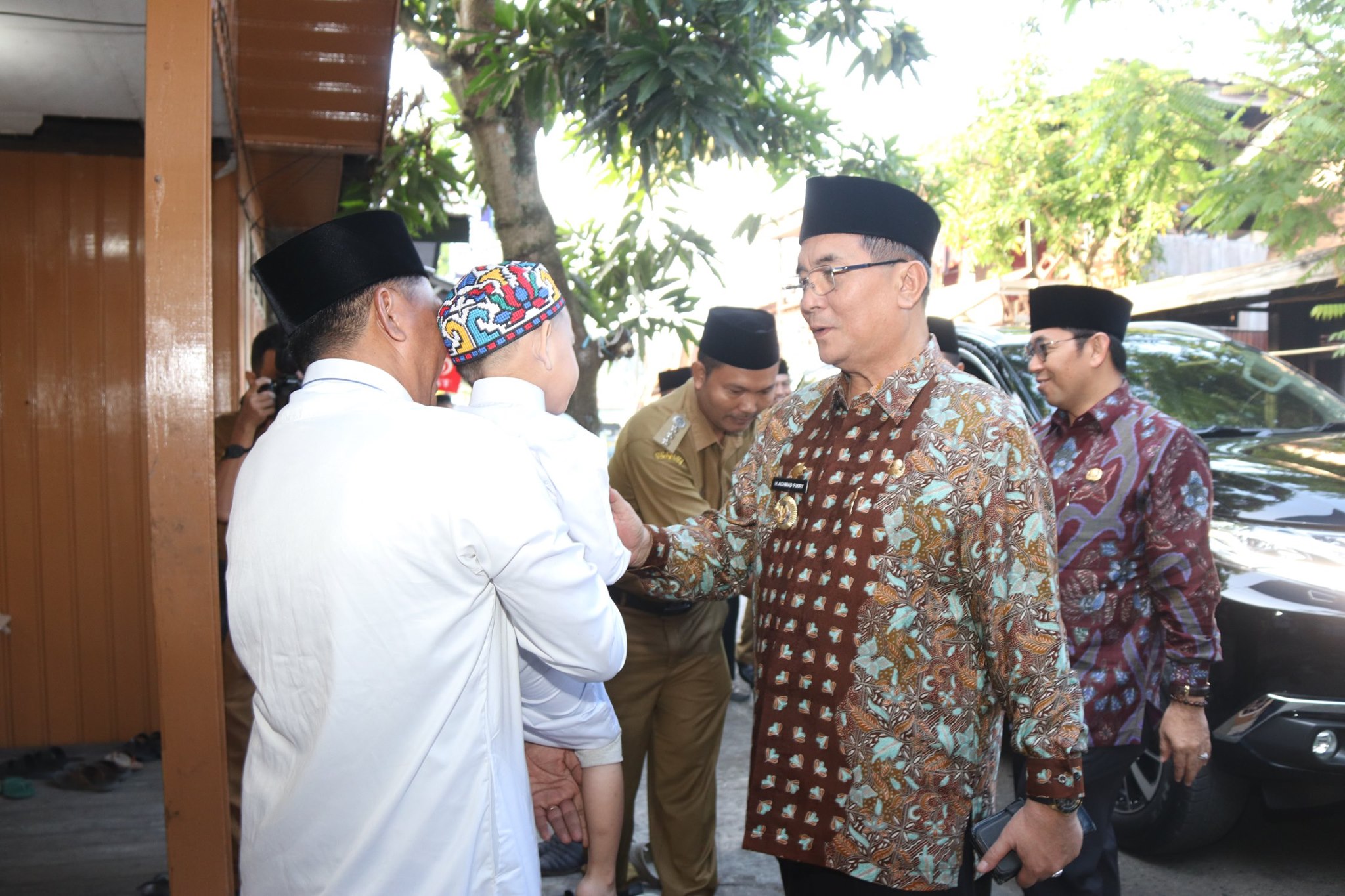 BUPATI DAN WABUP HADIRI ACARA SELAMATAN IBADAH HAJI DI KEDIAMAN HUSNAN
