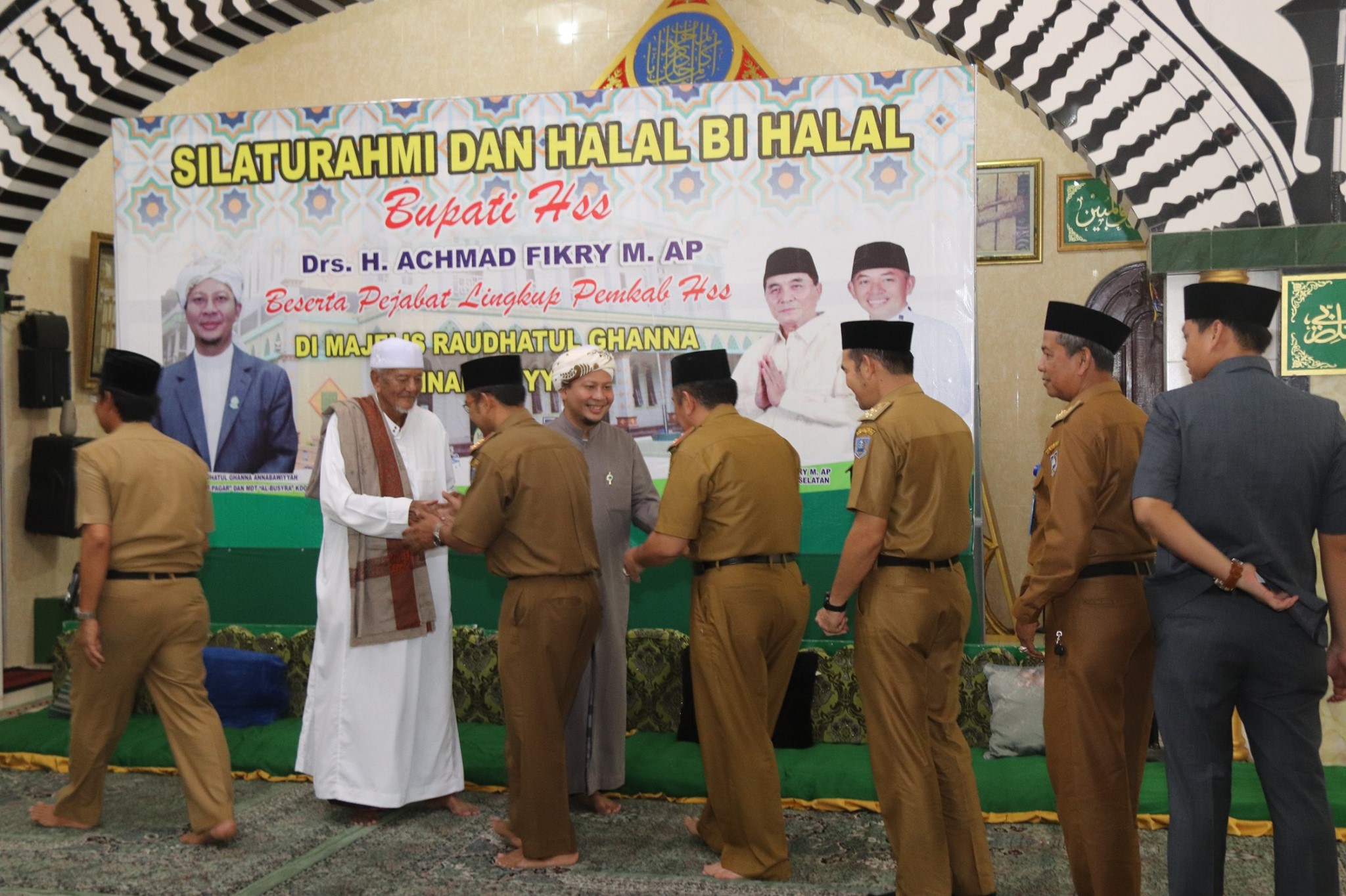 SILATURRAHMI & HALAL BIHALAL BUPATI HSS BESERTA PARA PEJABAT PEMKAB HSS DI MAJELIS RAUDHATUL GHANNA AN-NABAWIYAH