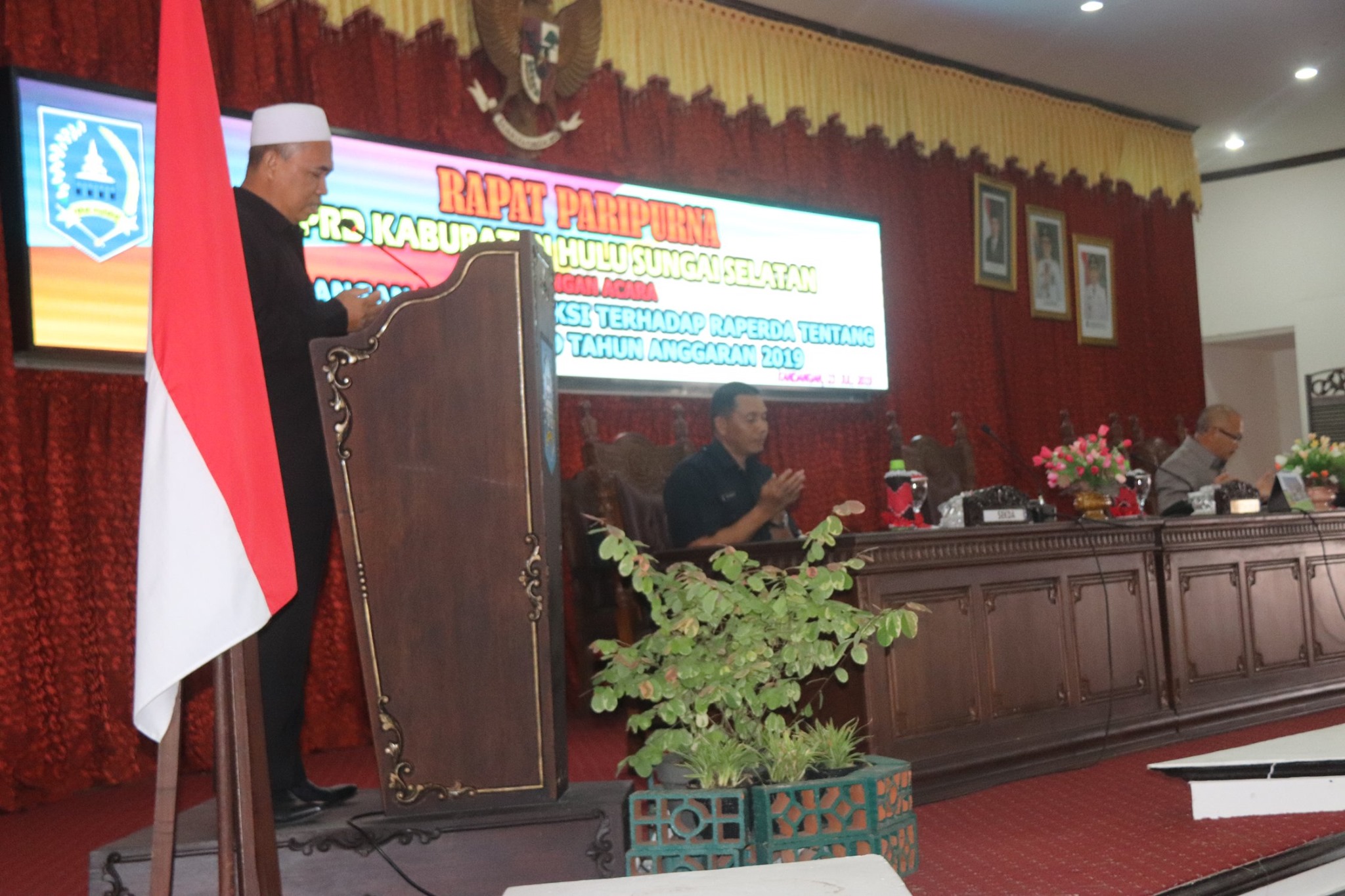 RAPAT PARIPURNA DPRD KAB.HSS  Pemandangan Umum Fraksi Terhadap Raperda Tentang Perubahan APBD Tahun Anggaran 2019