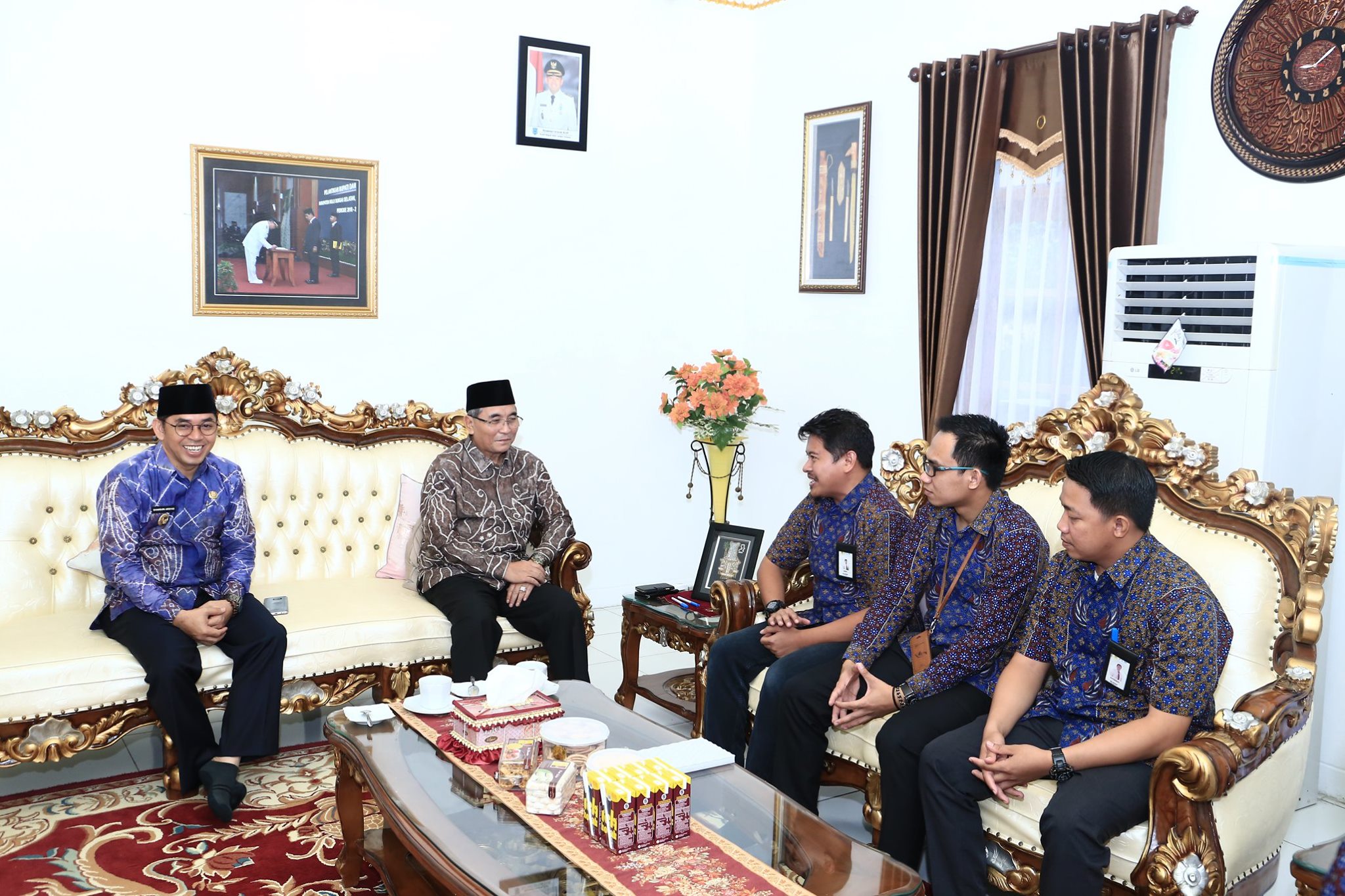 H. ACHMAD FIKRY TERIMA TAMU DARI RAYON PLN KANDANGAN