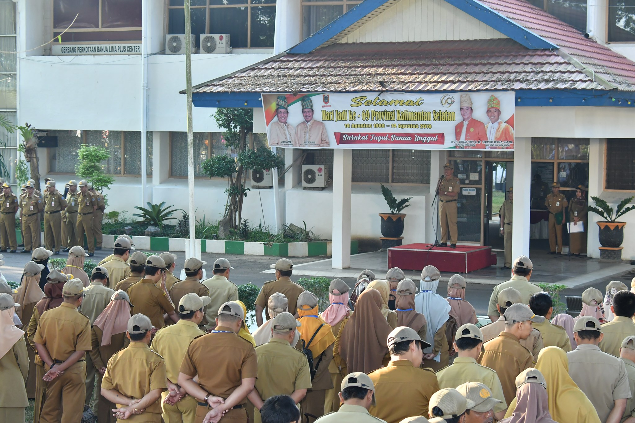 PEMKAB HSS GELAR APEL GABUNGAN BULANAN