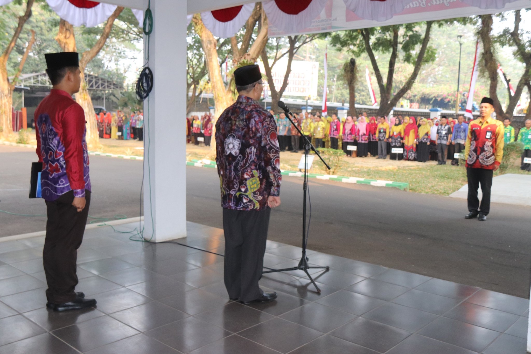 BUPATI H. ACHMAD FIKRY PIMPIN LANGSUNG UPACARA PERINGATAN HARI JADI KE-69 PROVINSI KALSEL TAHUN 2019 DI HSS