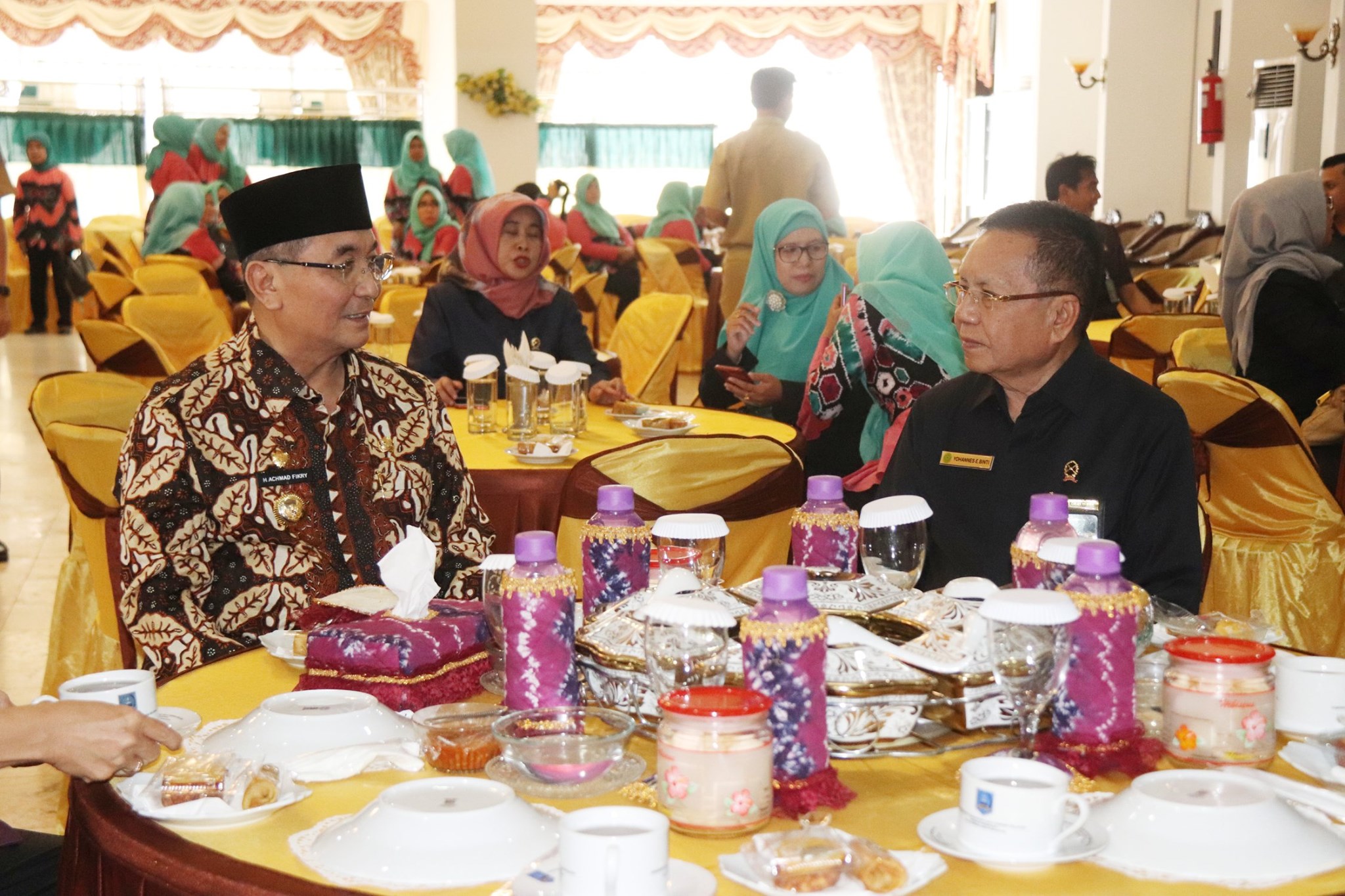 BUPATI HSS TERIMA KUNJUNGAN SILATURRAHMI KETUA PT & PTA KALIMANTAN SELATAN