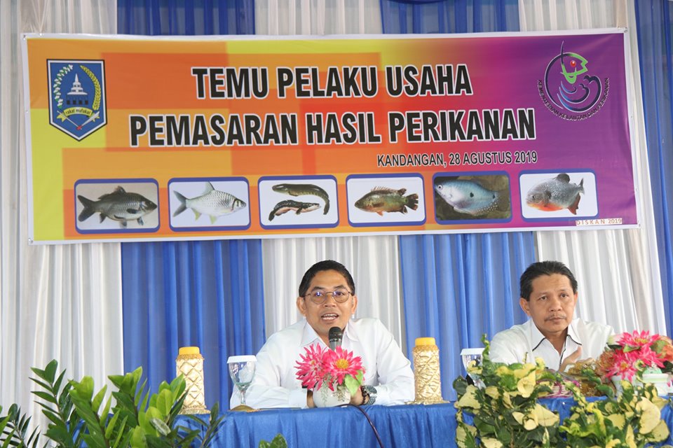 WAKIL BUPATI HSS BUKA SECARA RESMI ACARA TEMU PELAKU USAHA PEMASARAN HASIL PERIKANAN