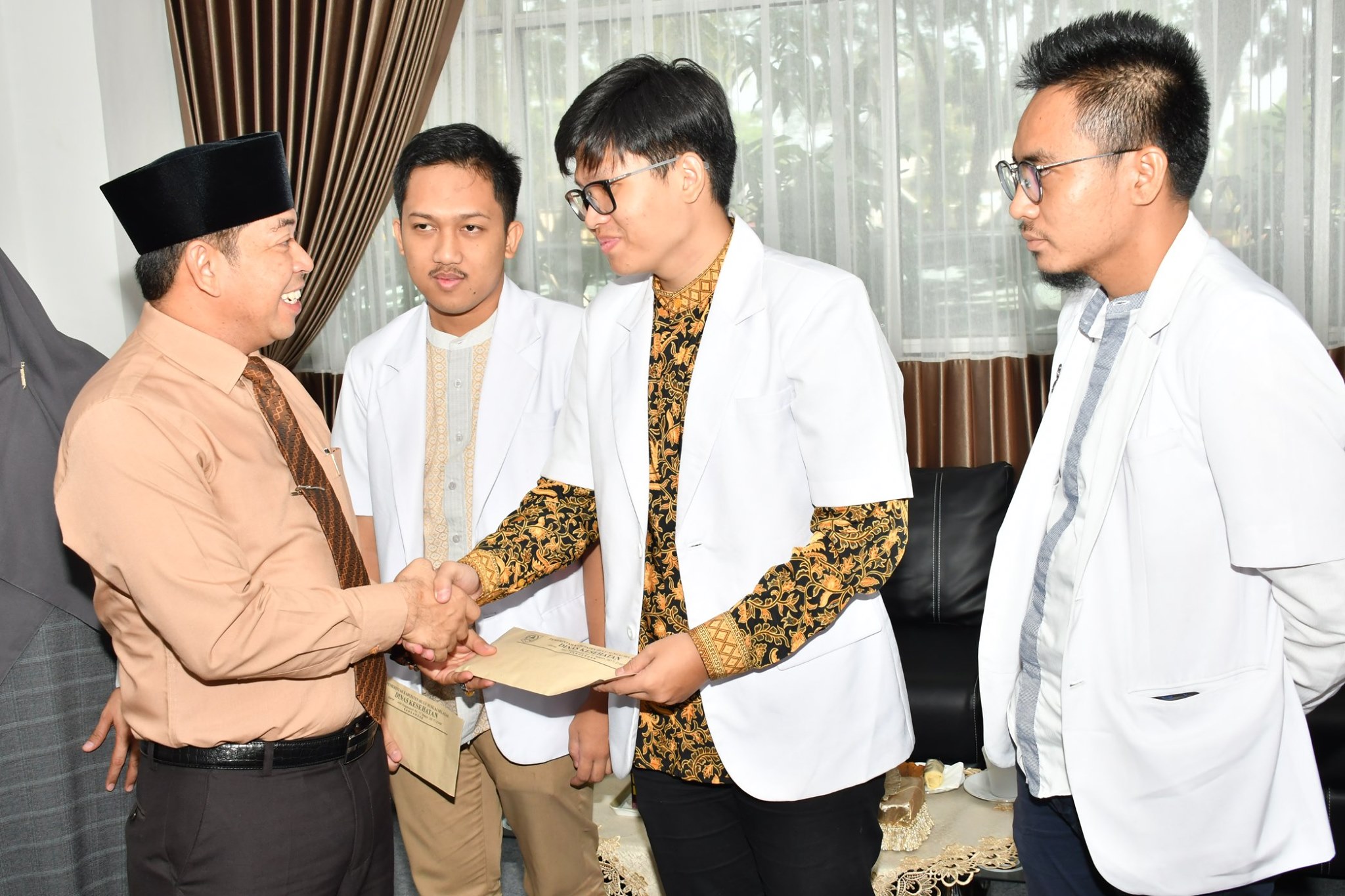 Wakil Bupati Lepas 16 Dokter Internship