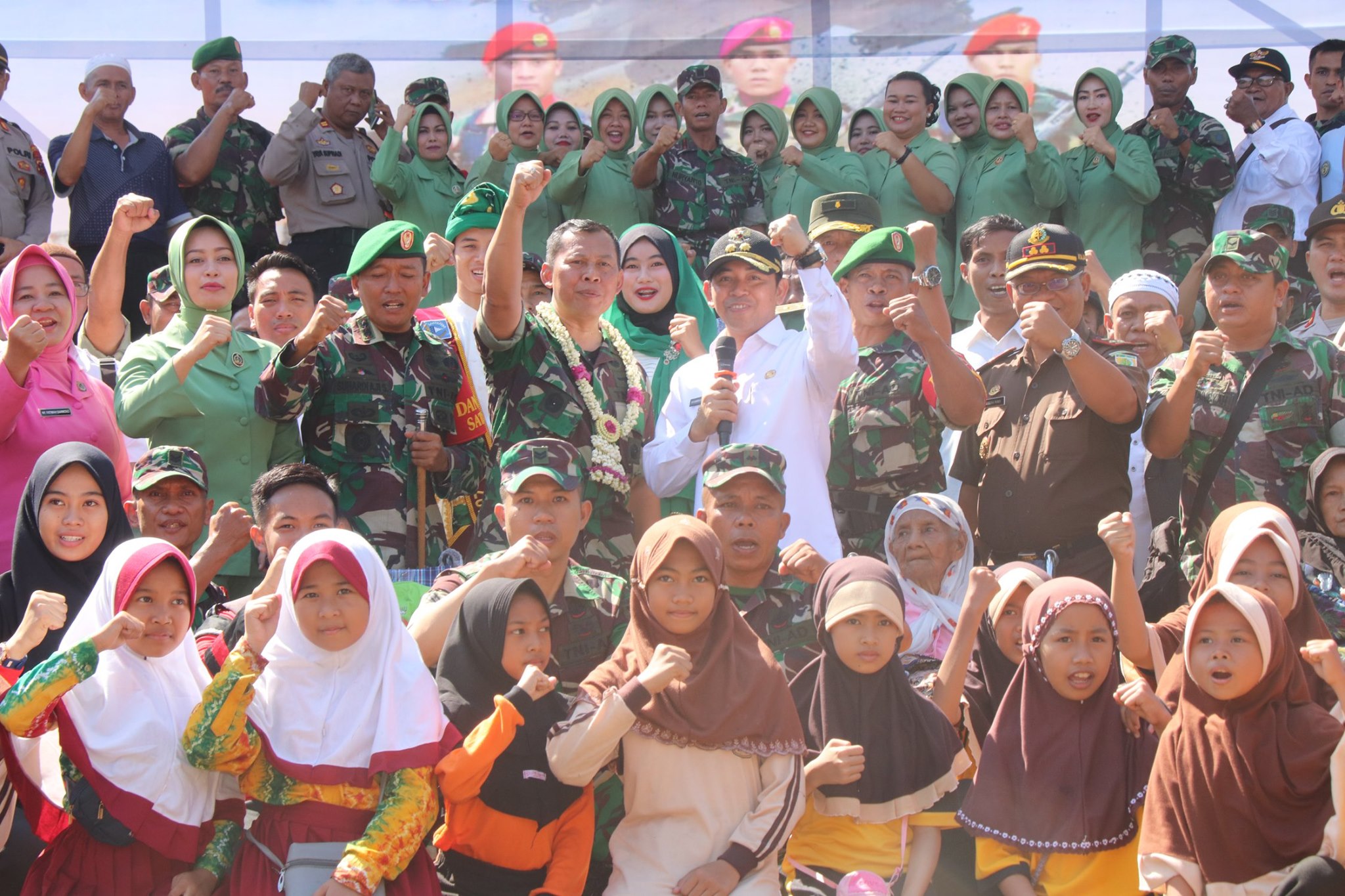 HUT TNI ke 74 Tahun 2019 mengadakan Bakti Sosial Kodim 1003 Kandangan