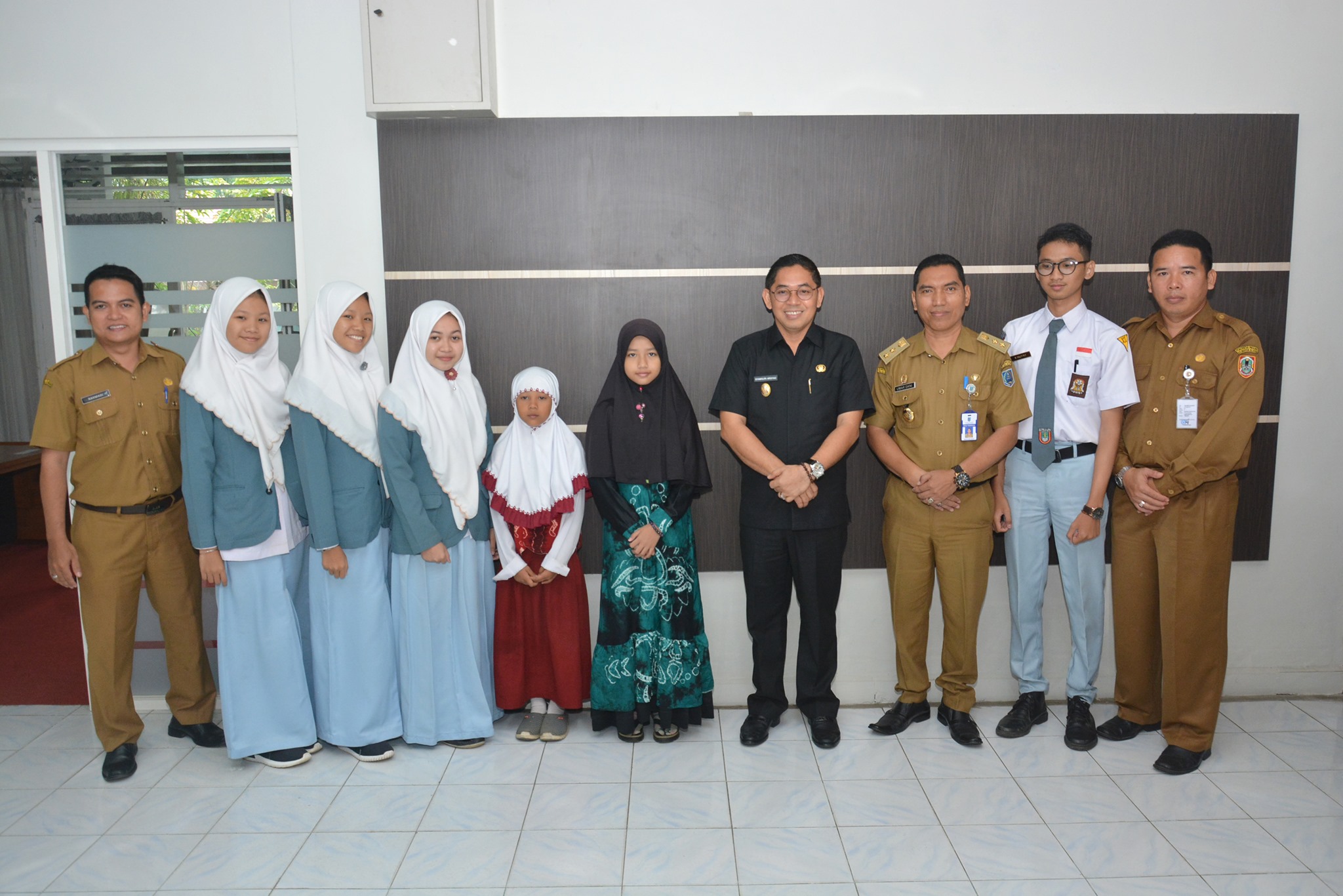 WABUP HSS TERIMA KEDATANGAN 6 ORANG SISWA YANG AKAN WAKILI HSS MENGIKUTI PENTAS PAI TINGKAT NASIONAL