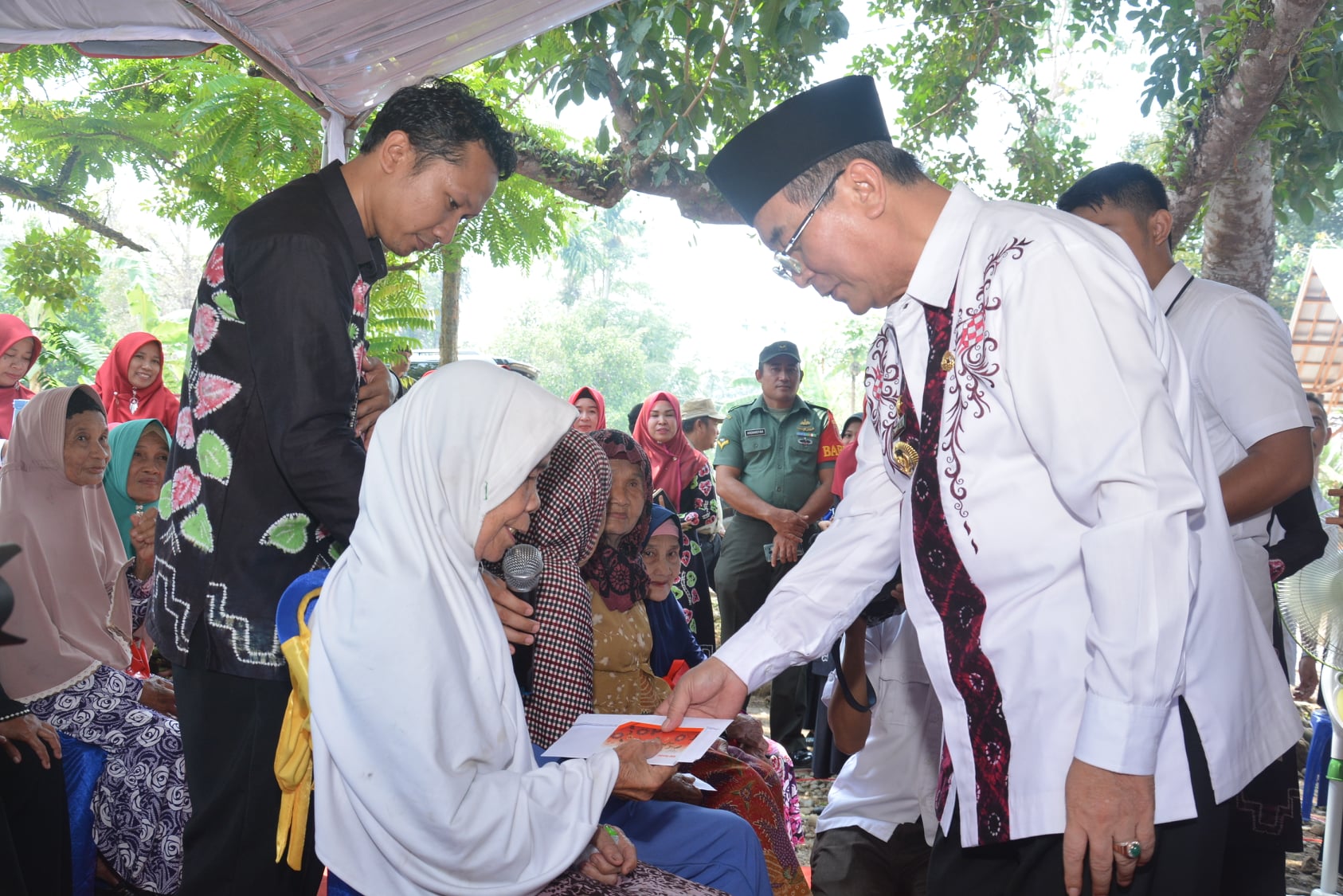 Program BANTU LU dan Home Care Perawatan Sosial ke 7 di Kecamatan Padang Batung