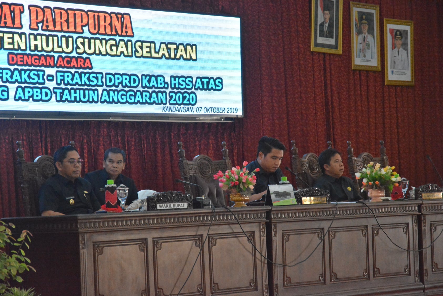 SYAMSURI ARSYAD HADIRI RAPAT PARIPURNA DPRD KAB HSS
