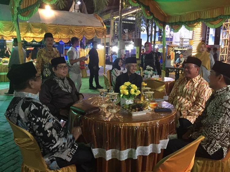 SYAMSURI ARSYAD HADIRI MALAM RAMAH TAMAH BUPATI KOTABARU DENGAN PESERTA MUSDA LPTQ TK PROV KALSEL