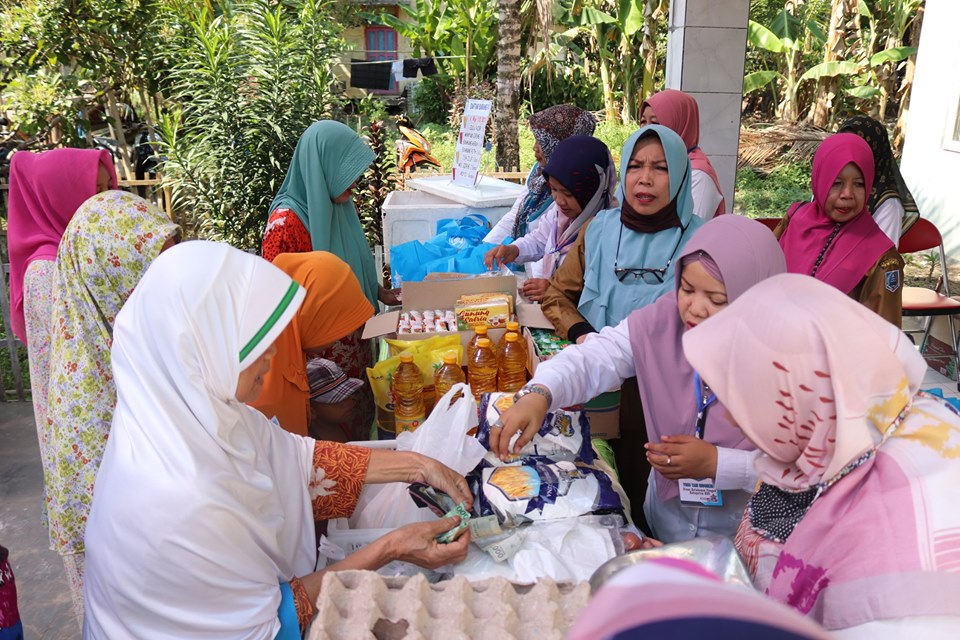 PASAR MURAH DI KECAMATAN TELAGA LANGSAT DISERBU WARGA SEKITAR