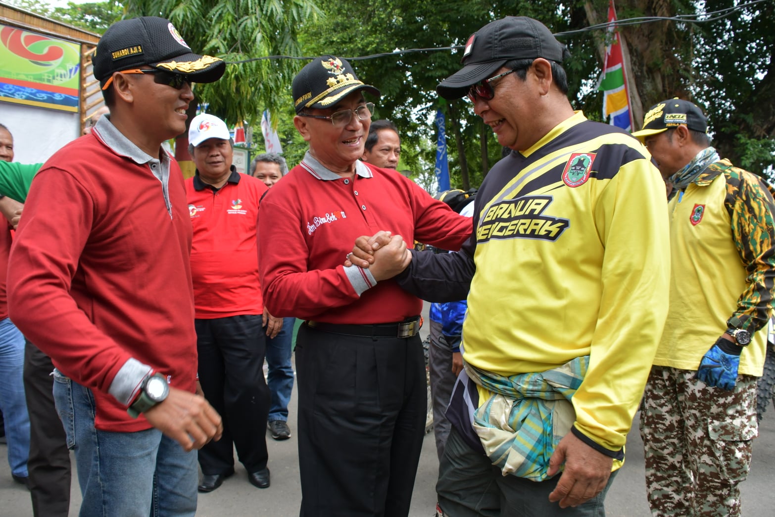 BUPATI BESERTA JAJARAN SAMBUT PAMAN BIRIN DALAM RANGKA LBKS HKSN DI LAPANGAN LAMANG