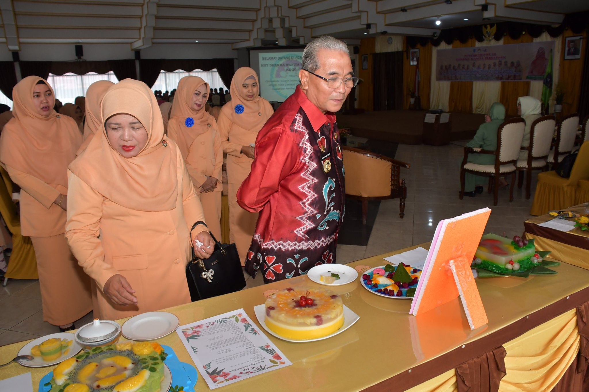 Bupati HSS Minta Anggota DWP Berikan Ruang Gerak Kepada Suami