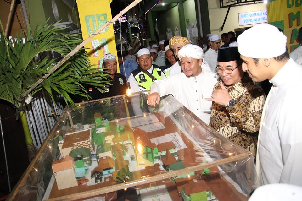 BUPATI BERSAMA WAKIL BUPATI HADIRI PERINGATAN MILAD PONDOK PESANTREN DALAM PAGAR KANDANGAN DAN MDT AL BUSYRA YANG KE 10