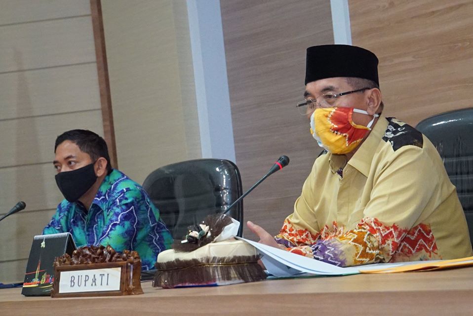 BUPATI BERSAMA WABUP HSS SAMPAIKAN INFORMASI PENYALURAN BLT UNTUK MASYARAKAT YANG TERDAMPAK COVID-19