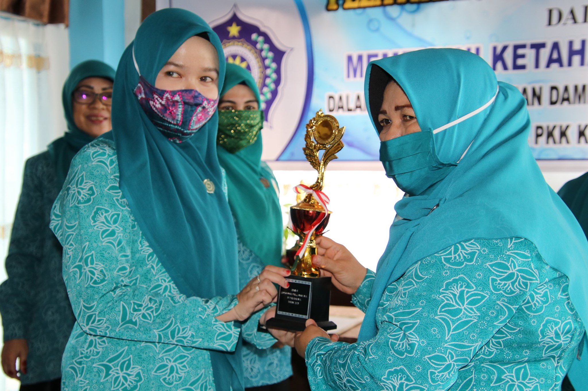 Pembagian Hadiah Pemenang Lomba Tingkat Kabupaten Hulu Sungai Selatan