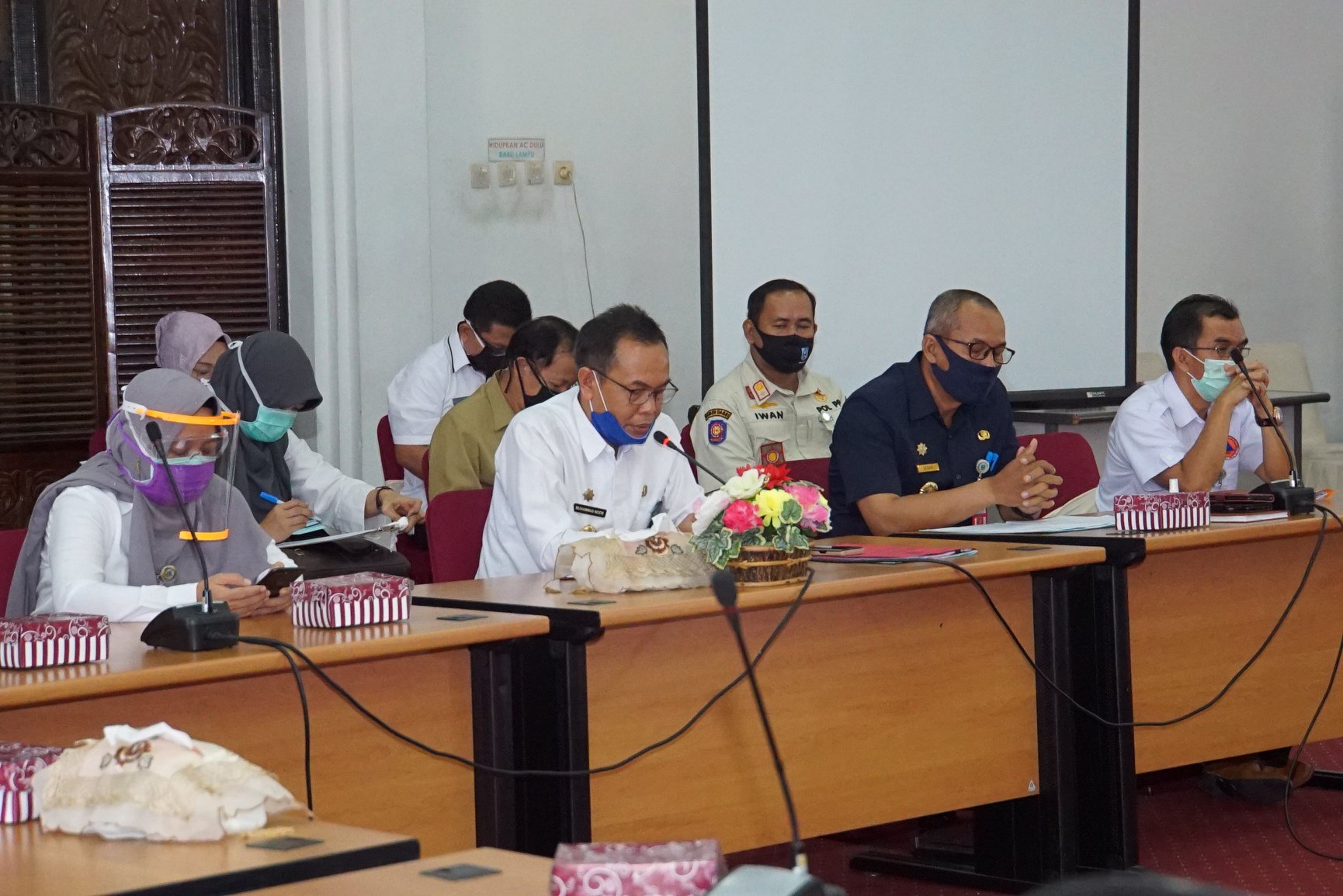 SEKDA KAB HSS BERSAMA TAPD DAN GUGUS TUGAS COVID-19 HSS LAKSANAKAN RAKER DENGAN DPRD KAB HSS