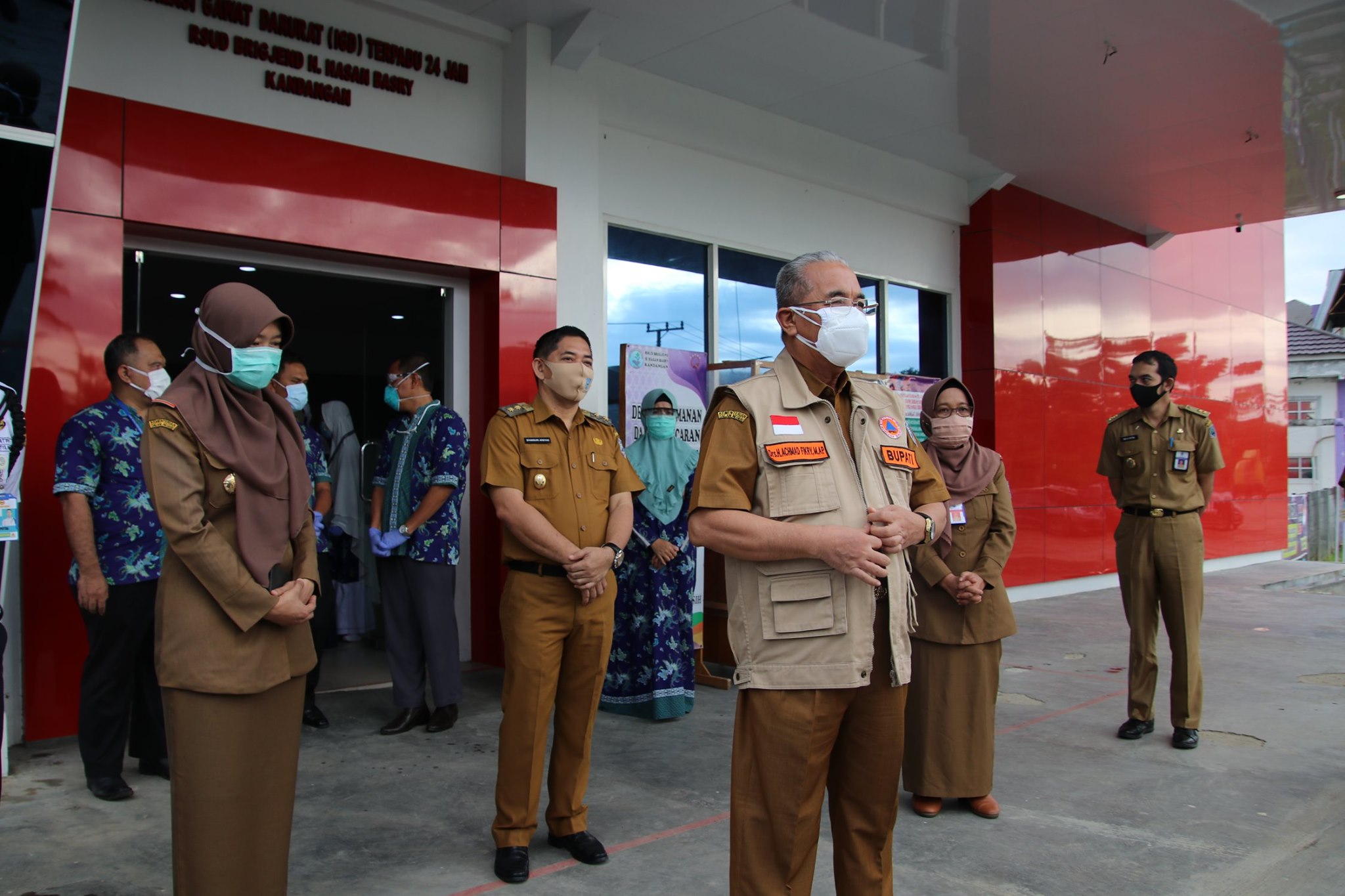 Bupati HSS Melepas Pasien Sembuh Covid-19 di RSUD Brigjend H. Hasan Basry Kandangan