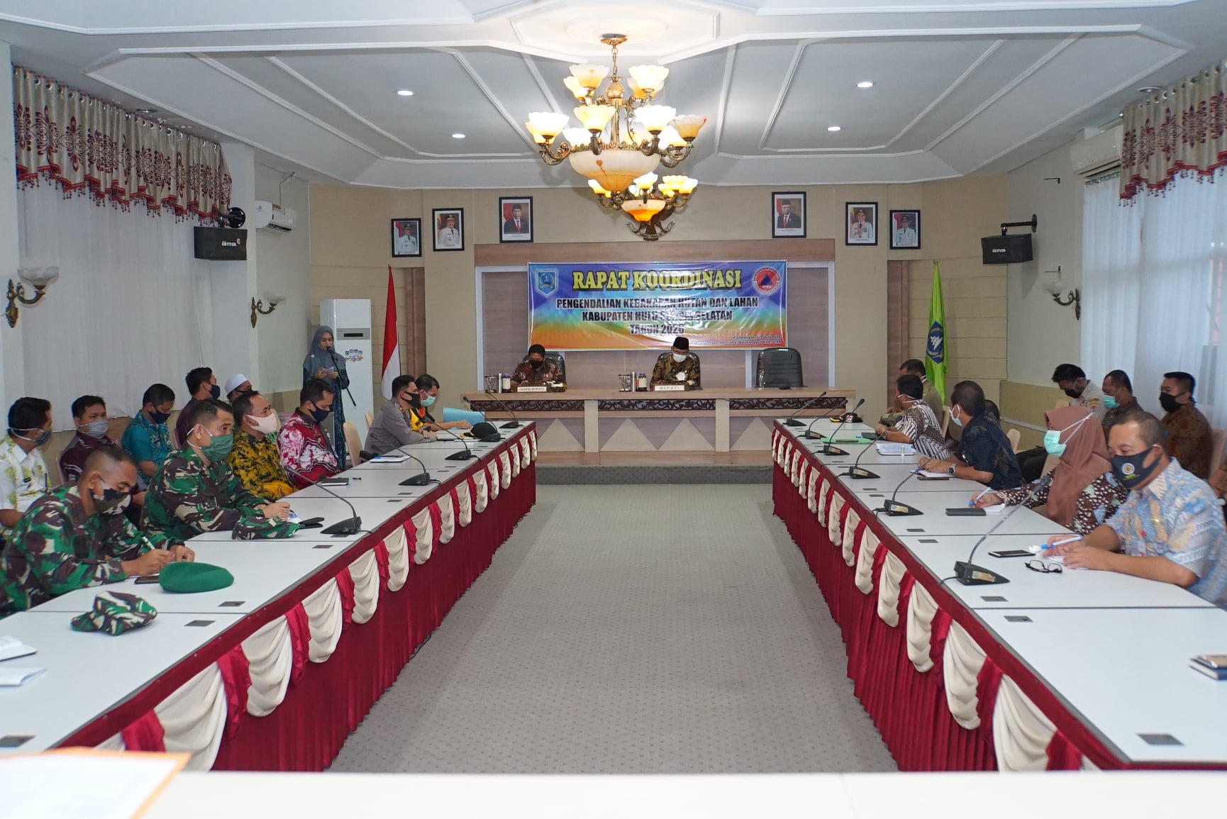 BUPATI MEMBUKA RAPAT KOORDINASI PENGENDALIAN KEBAKARAN HUTAN DAN LAHAN